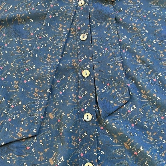 Labellum Hillary Scott print blouse Bell Sleeves Navy Tie at neck Women’s Size M - Picture 6 of 13